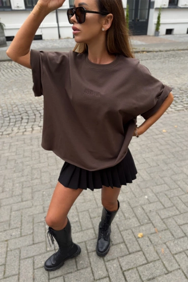 Sheila - Damski Tshirt brązowy z haftem 'Chocolate Dream'