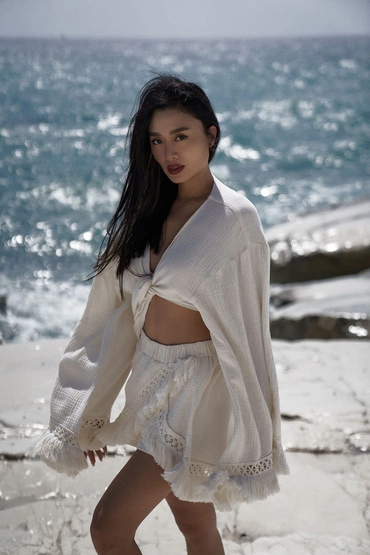 Sheila - Damski Komplet kremowy dwuczęściowy z frędzlami długim rękawem boho 'Odette'