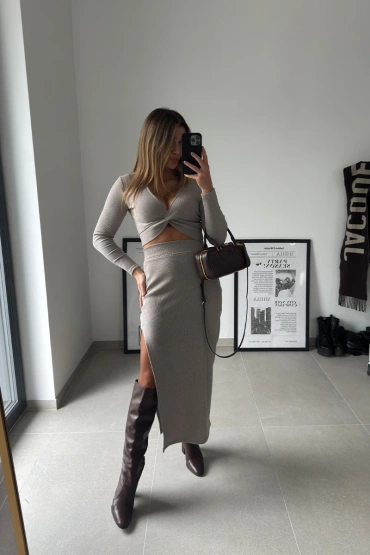 Sheila - Women's Beige striped midi set 'Angelo'