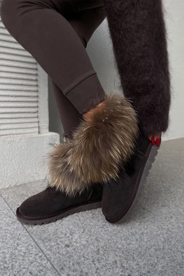 Sheila Select - Women's Chocolate 'Nestor Brown' insulated boots with fur.