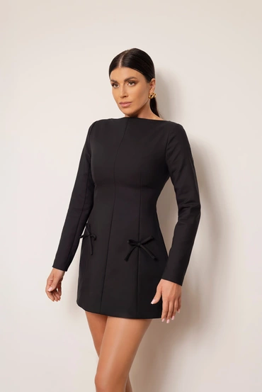 Sheila - Women's black mini dress with long sleeves 'Nelinda'